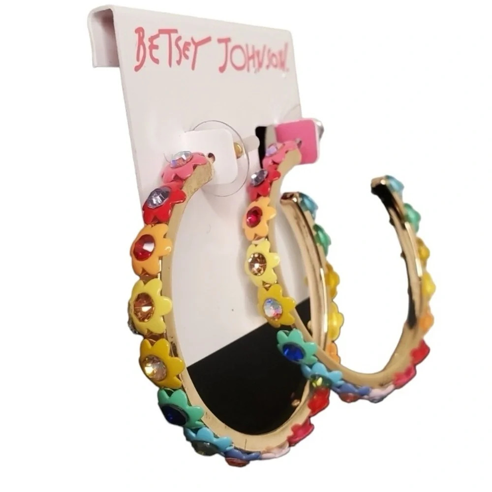 BETSEY JOHNSON One Love 3D Rainbow PRIDE Flower Blossom Hoop Earrings NEW NWT - Picture 3 of 11